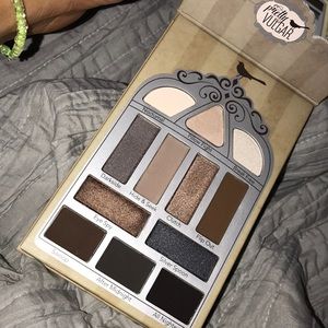 Pretty Vulgar eyeshadow palette